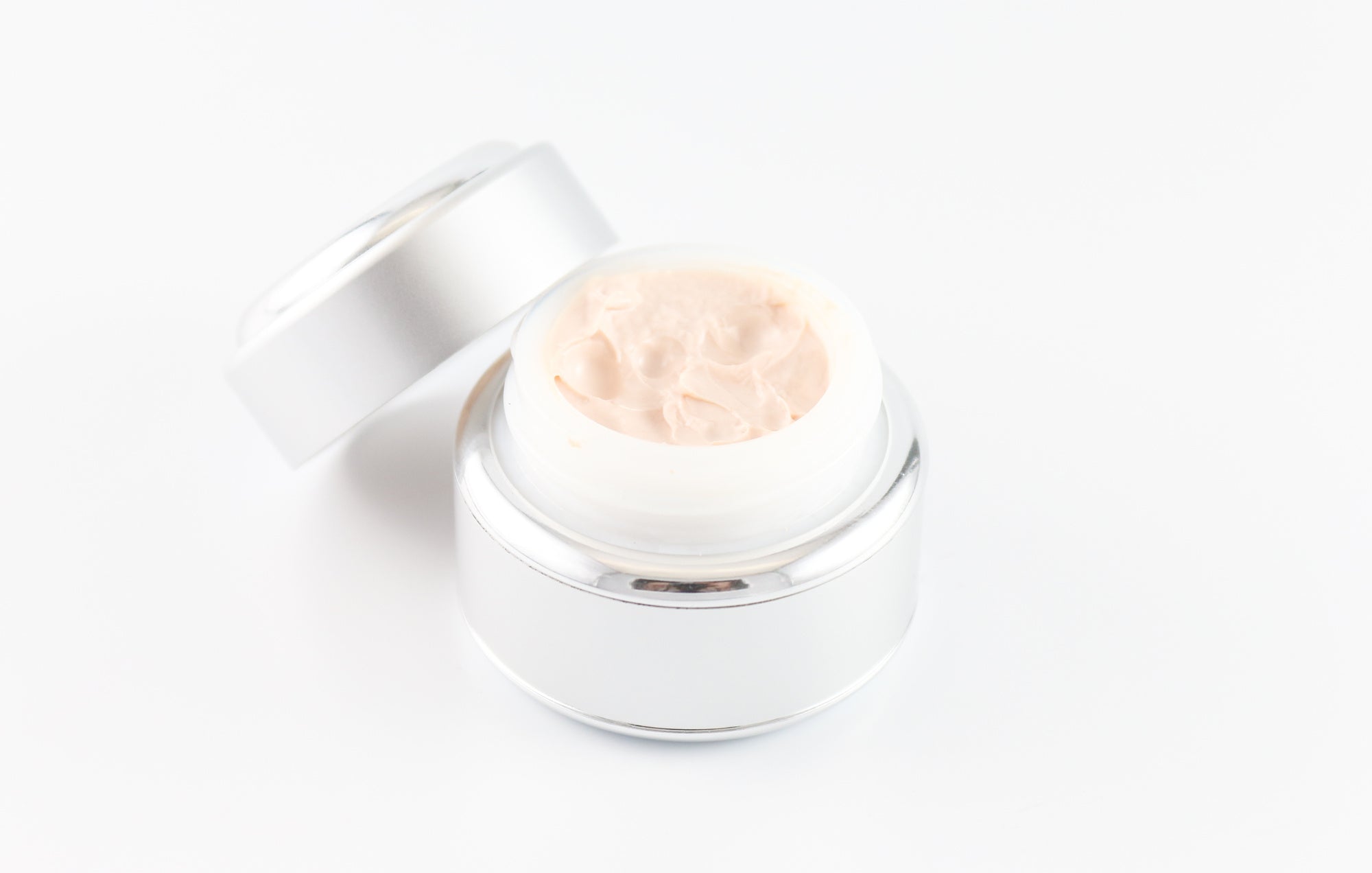 8 Reasons to Add Retinol Serum to Your Skin Care Regime